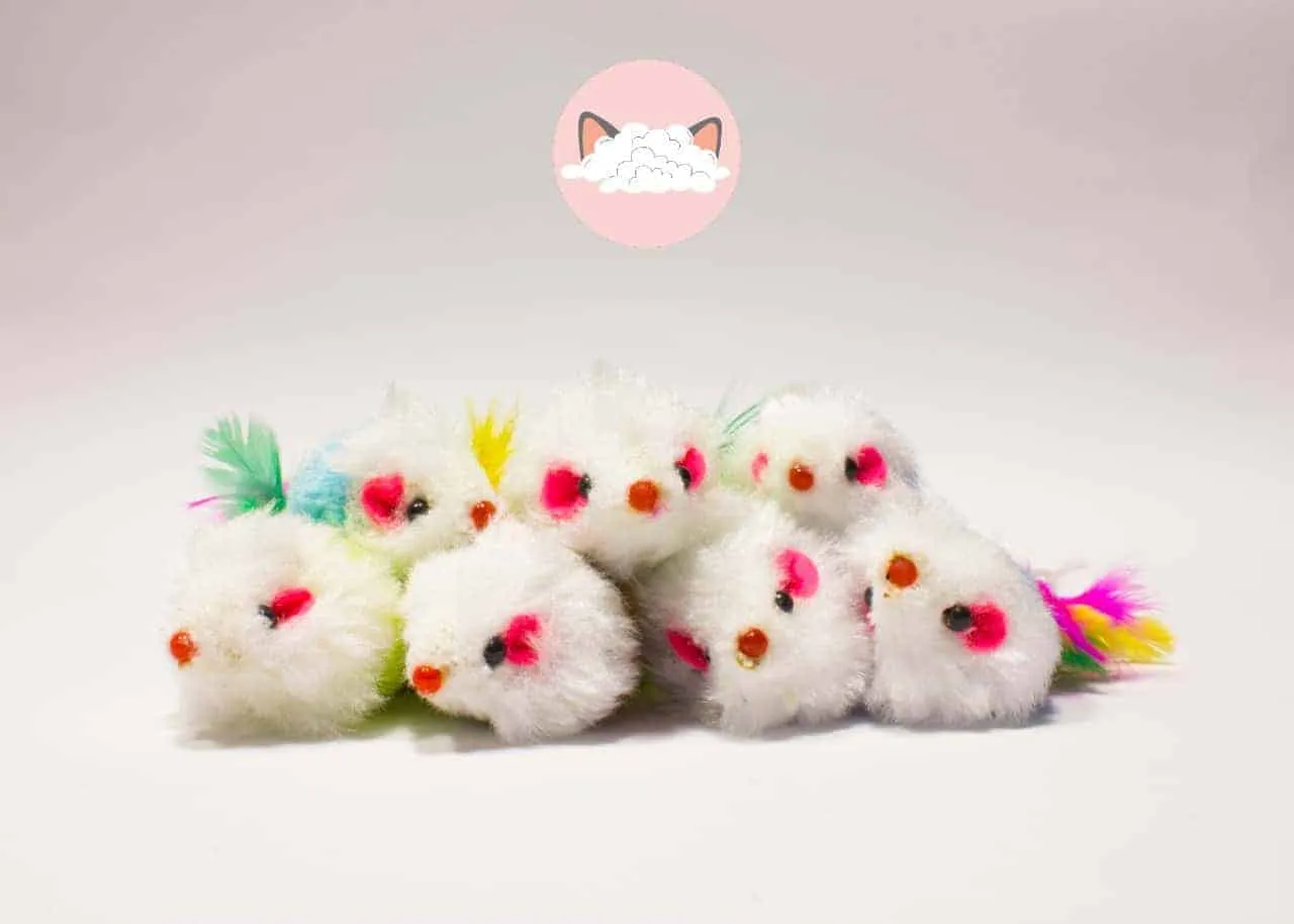 Poezenparadijs Gekleurd speelmuisje kattenspeeltje 4 stuks met bel