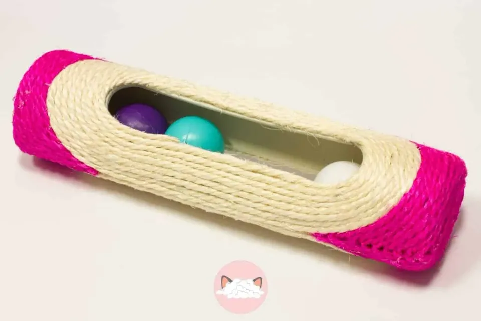 Poezenparadijs krabkoker roze sisal 28,5 cm